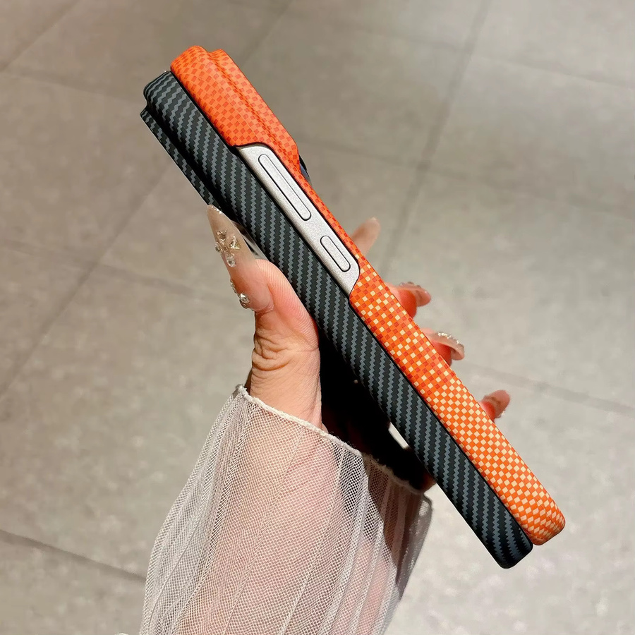 MagSafe Magnetgehäuse mit Kevlar-Carbonfaser-Textur für Xiaomi 17 Pro Max, 15S, 15 und 14 Pro in Orange - Bild 1