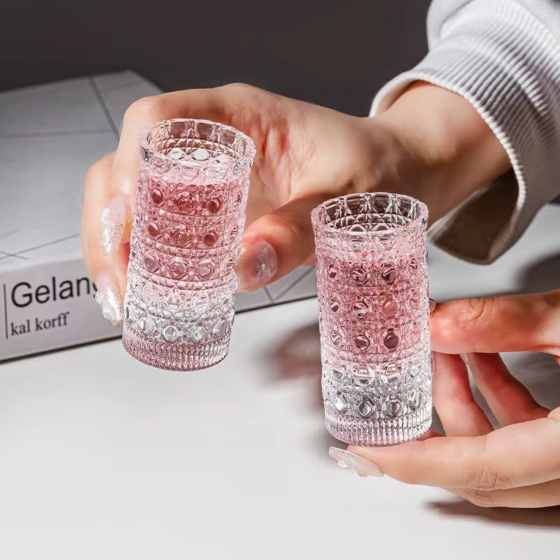 Luxus Mini Wasser Tassen Set aus Glas mit geprägtem Muster in Transparent - Bild 2