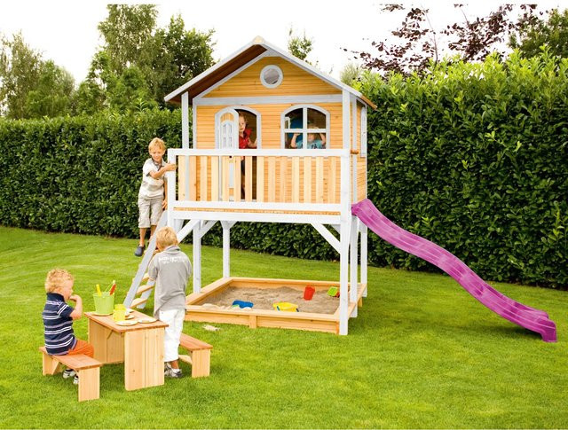Axi Marc Spielhaus aus Holz in Braun und Weiß mit lila Rutsche, B/H/T: 432 x 293 x 212 cm - Bild 1