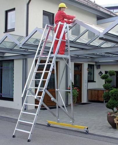 MUNK Günzburger Steigtechnik Aluminium Plattformleiter klappbar und fahrbar mit Werkzeugablage, Farbe: Silber, Arbeitshöhe: 3,15 m - Bild 1