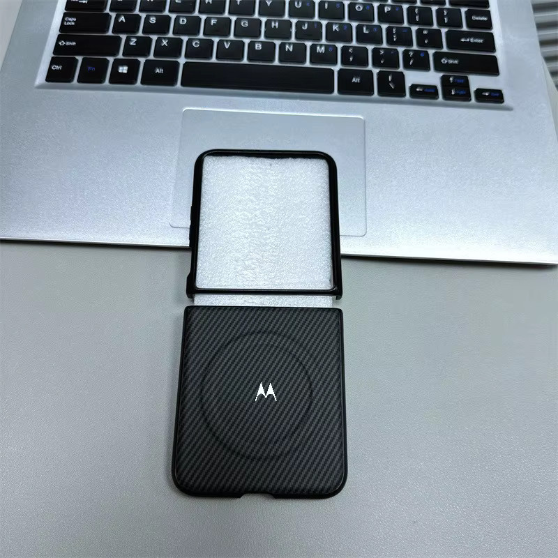 Magnetische Business Luxus Flip-Hülle mit Carbonfaser-Muster für Motorola Razr in Schwarz - Bild 2
