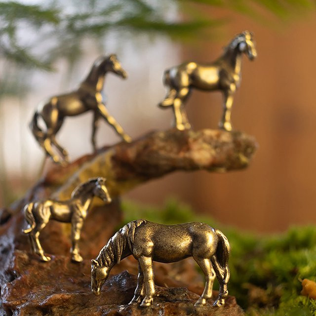 JETTING Pferdefigur aus Messing in Gold, antike Desktop-Dekoration für Feng Shui - Bild 1