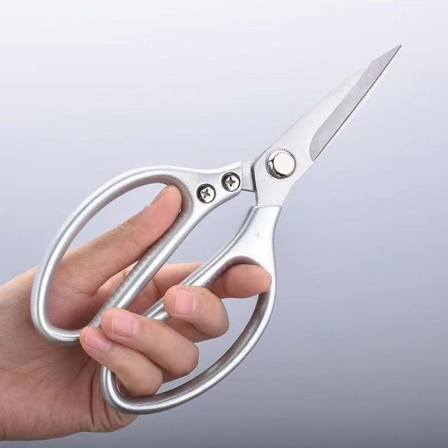 Multifunktions-Küchenschere aus Edelstahl in Silber für Fleisch, Fisch, Geflügel und Gemüse - Bild 1