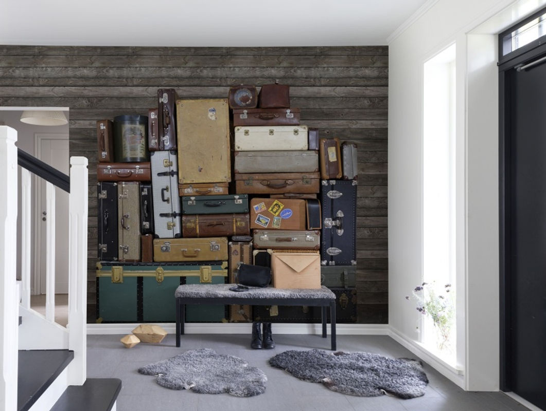Rebel Walls Wandtattoo Stacked Suitcases Heap in Braun und Multicolour im Vintage-Stil - Bild 3