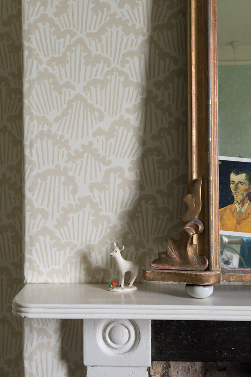 Farrow & Ball Tapete Aranami Abstract in White Tie und String in Beige und Weiß - Bild 1