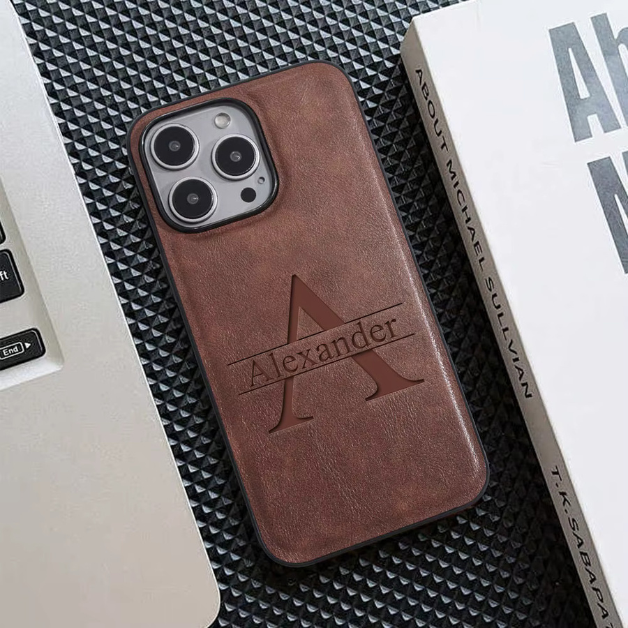 Personalisierte Lederhülle für dein Apple iPhone mit individueller Namenslasergravur in Braun - Bild 2