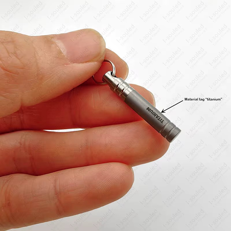 Mini Titan SIM Karten Ejector Tool EDC Schlüsselanhänger in Grau und Silber - Bild 3