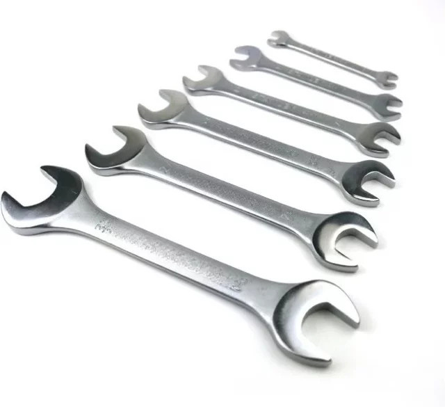 Doppelköpfiger offener Schraubenschlüssel mit Pflaumenblüten-Design in Silber, 6–32 mm - Bild 1