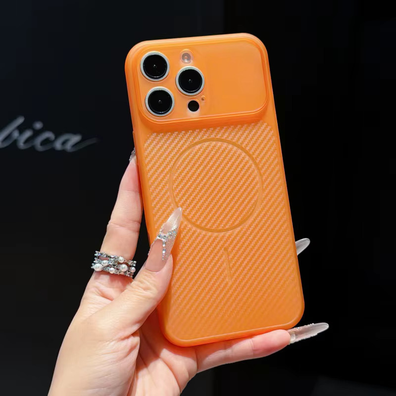 SUNWARD Handyhülle mit Kohlefaser-Textur und matter Oberfläche für iPhone in Weiß mit Vollkamera-Objektivschutz - Bild 2