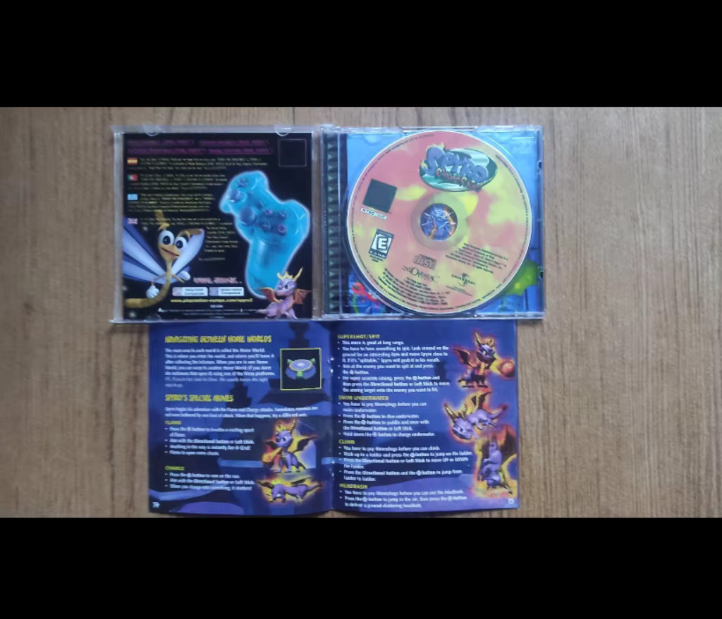 Spyro-Serie PS1 Kopier-Disc Spiel mit Retro-Optik und schwarzer Unterseite für die PlayStation 1 Konsole - Bild 1