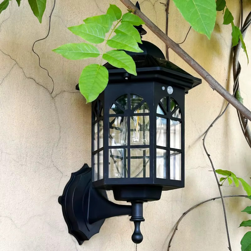 QHSPE Solar-Wandleuchte im Retro-Stil mit Bewegungsmelder, wasserdichte Außenlaterne aus Metall und Glas in Schwarz für Garten, Flur und Durchgang - Bild 4