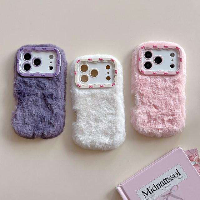 Apple Plüsch-Handyhülle mit Ständer für iPhone 17 Pro Max, 16 Pro, 15 Plus, 14 und 13 in Pink - Bild 1