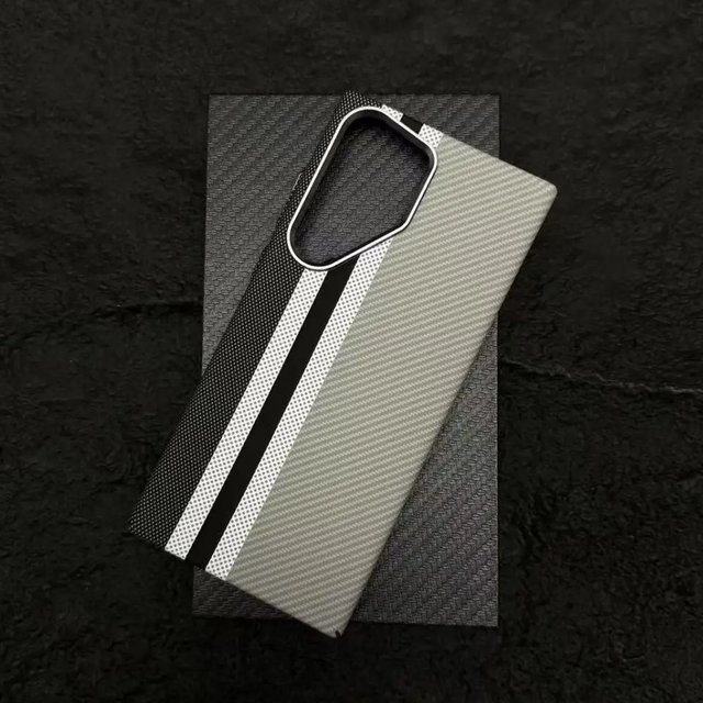 MagSafe Schutzhülle mit Carbonfaser-Muster und Magnetischer Linsenkappe für Samsung S26 S25 S24 Ultra Plus in Grau - Bild 1