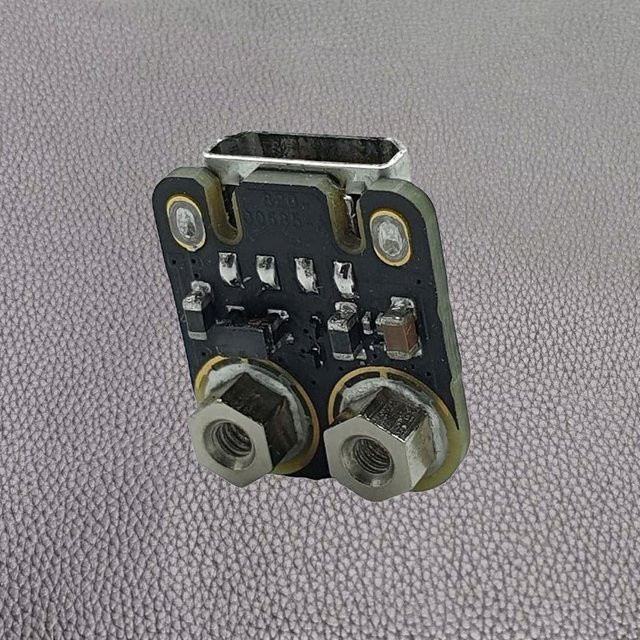 POYATU Micro-USB-Ladeanschluss Ersatzteil für Beats Solo3 und Solo2 Wireless On-Ear-Kopfhörer in Schwarz - Bild 1