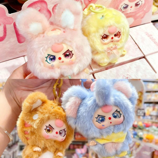 52TOYS Baby Three Mini Hug Vinyl Plüsch Blind Box, Puppe, Taschenanhänger - Bild 1