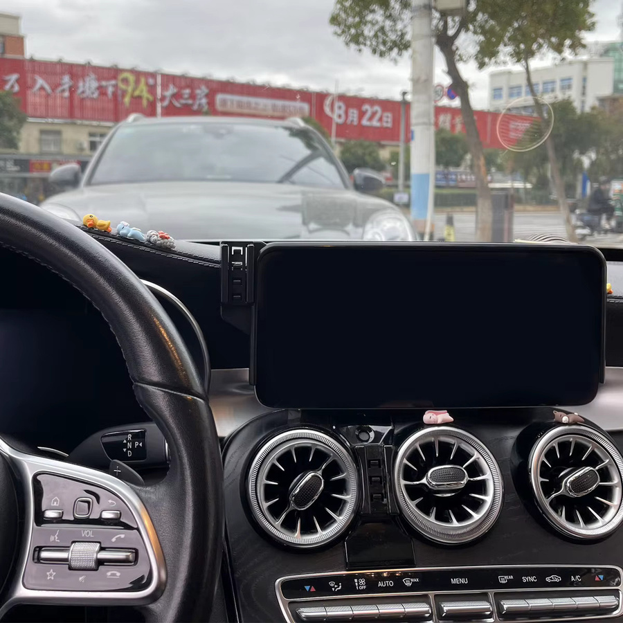 Magnetische MagSafe Smartphone-Halterung mit kabelloser Ladefunktion für Mercedes Benz C-Klasse W205 in Schwarz - Bild 2