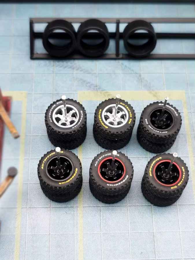 Offroad-Modellauto-Räder mit Nieten, 14-mm-Reifen, 4-teiliges Set - Bild 1