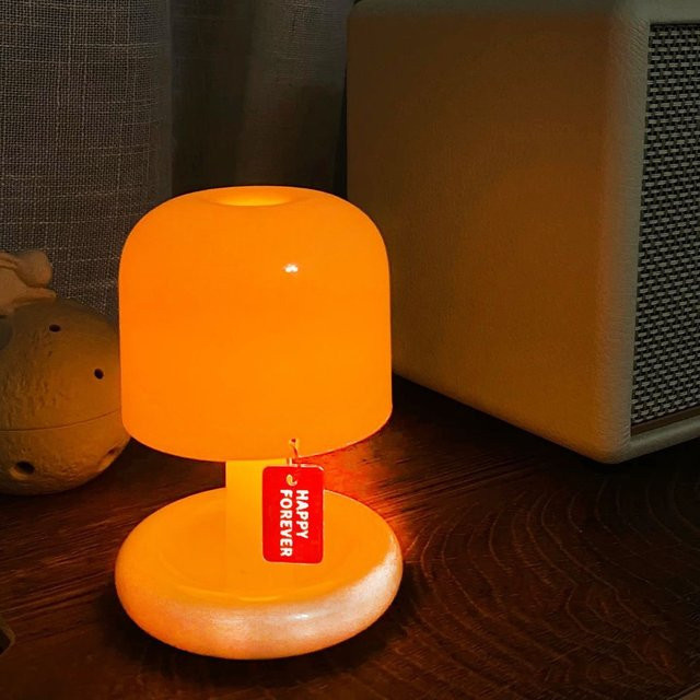 GGBEE Sonnenuntergang LED Tischlampe als Mini Nachtlicht mit USB-Ladefunktion, Weiß, Minimalistisches Design für Schlafzimmer und Bar - Bild 1