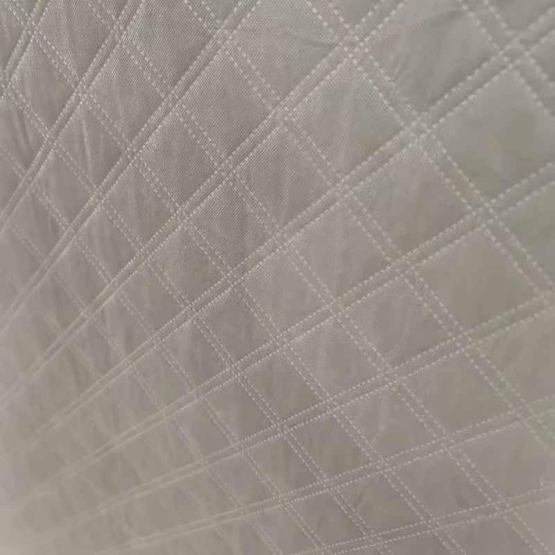 Gesteppte Graphenvorhänge aus Polyester mit silbernen Diamantnähten zur Wärmedämmung und Schalldämmung, Farbe: Silber - Bild 2