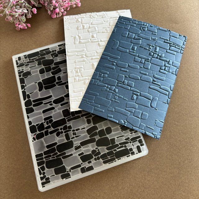 Geprägte Ordner mit 3D-Ziegelwanddesign für Karten- und Scrapbookprojekte - Bild 1