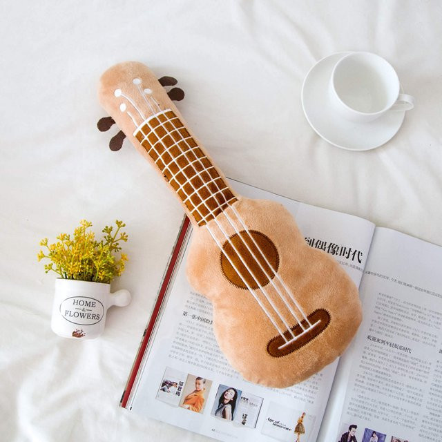 Kidsly Gitarrenkissen, Plüsch, ab 14 Jahren - Bild 1
