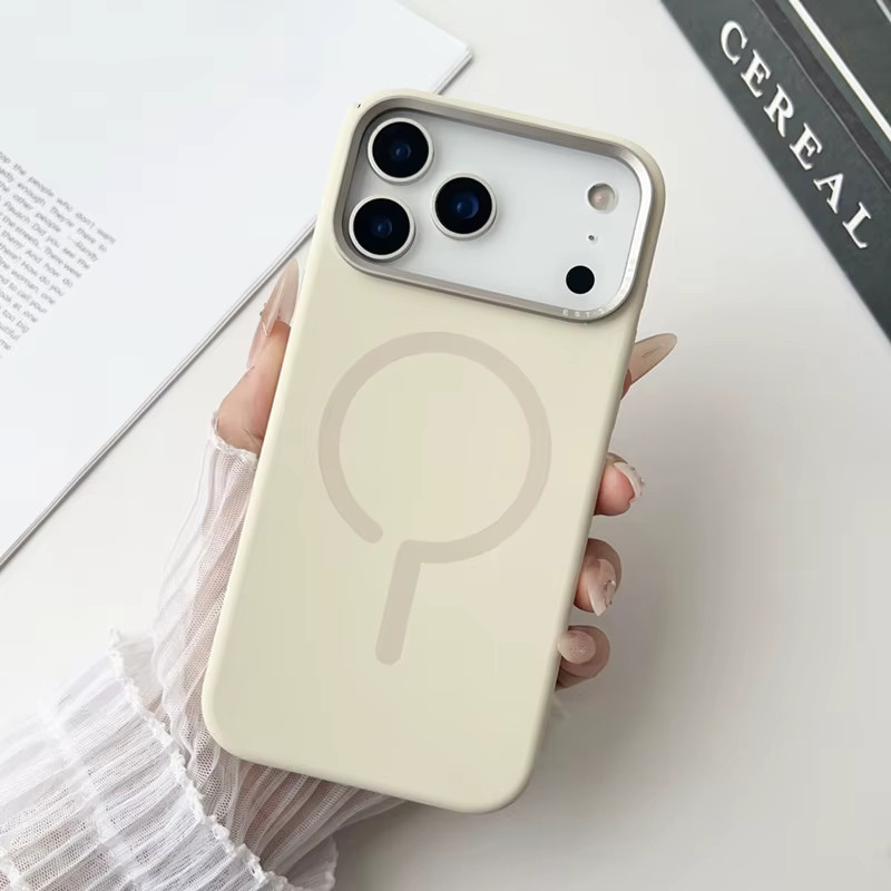 Apple Flüssigsilikon-Handyhülle mit MagSafe und Alloy Lens Protect für iPhone 17 Pro Max und iPhone 17 Air in Schwarz - Bild 2