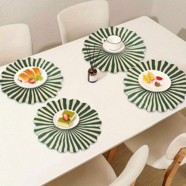 VIKAMA Vierteiliges rundes Tischset in Salbeigrün mit floralem Blumenmuster und Sonnenstrahlen-Design, hitzebeständige Tischmatten - Bild 1