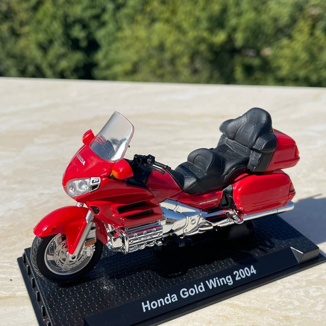 WELLY Honda Gold Wing, Motorrad Modell, Maßstab 1:24, Rot, Metall - Bild 1
