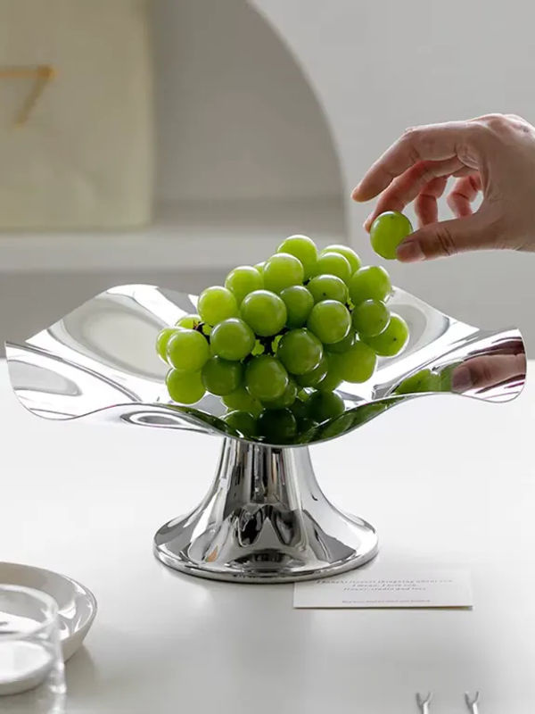 LISM Obst- und Snacktablett aus Edelstahl in Silber, unregelmäßiges Metall-Aufbewahrungstablett im skandinavischen Stil - Bild 5
