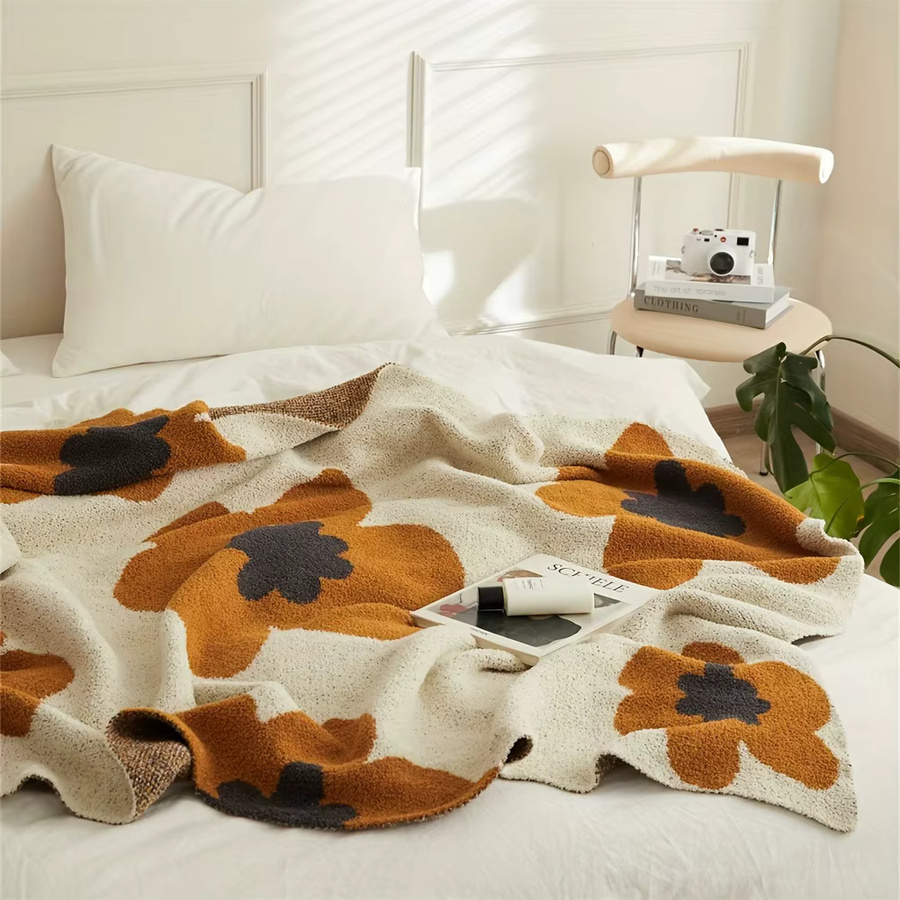 VIKAMA Kuschelige Gänseblümchen-Decke in Khaki und Beige mit floralem Boho-Design - Bild 2