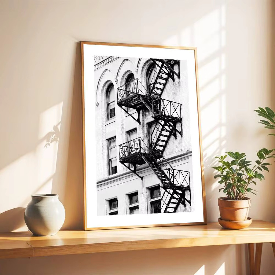 MINISO New York Fire Escape Poster, selbstklebender Wandaufkleber aus Papier in Schwarz, Rechteckig, B: 15,0 cm, H: 15,0 cm, T: 1,0 cm - Bild 3