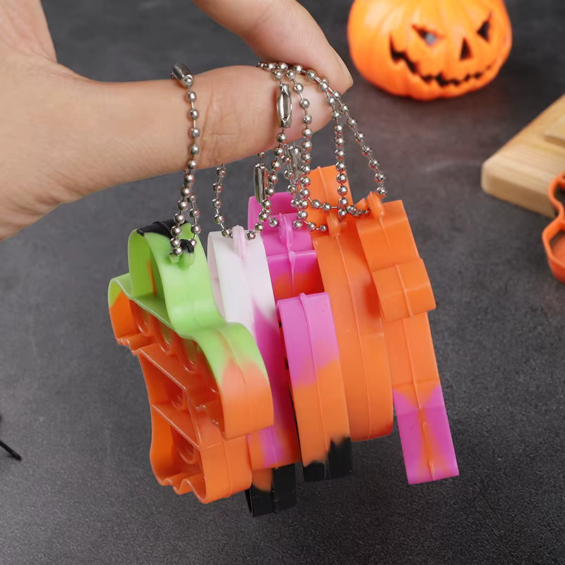 Halloween Geister-Kürbis-Totenkopf Pop Fidget Antistress-Spielzeug Schlüsselanhänger, 6/12 Stück - Bild 2