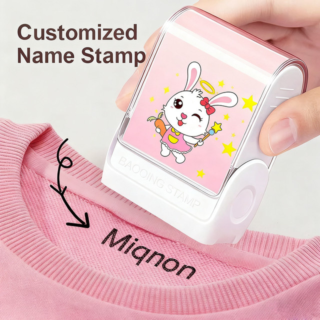 Personalisierter Namensstempel für Kinder zur Kennzeichnung von Kleidung und Stoffen, wasserfester und wiederverwendbarer Textilstempel für Kindergarten und Babykleidung - Bild 1