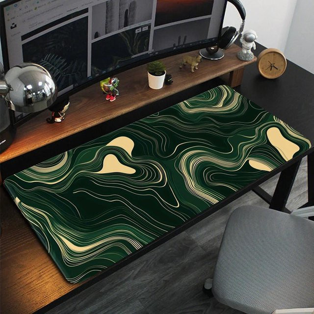 Grünes Textur-Mauspad als große Schreibtischunterlage für Gamer und Büro mit genähtem Rand und rutschfester Unterseite - Bild 1