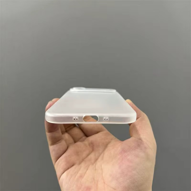 Ultradünne matte Handyhülle für Apple iPhone 17 Air in Weiß - Bild 2