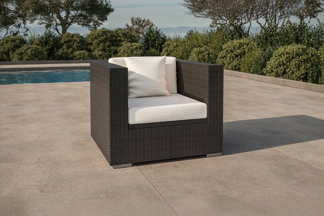 OUTFLEXX Sessel aus Polyrattan in Schwarz und Weiß mit Polstern und Kissen sowie wasserfester Kissenbox - Bild 1