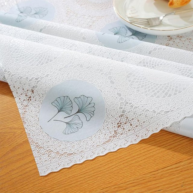 Wasserdichte und hitzebeständige PVC-Tischdecke von JMG Household Supplies mit floralem Muster in Weiß, B/B: 90 x 138 cm - Bild 1