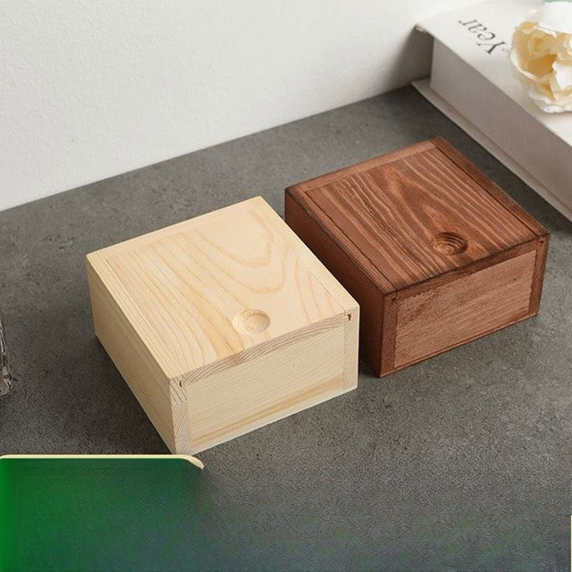 Handgemachte Kiefernholz-Box mit Schiebedeckel in Grau oder Braun - Bild 1