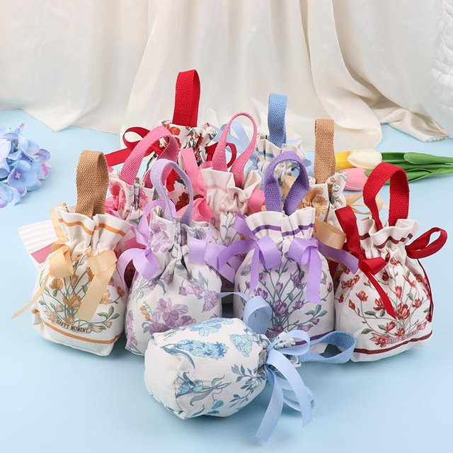 JETTING Retro Blumen Kordelzug-Säckchen aus Textil in Lila und Multicolour für Hochzeitsgeschenke und Süßigkeiten - Bild 1