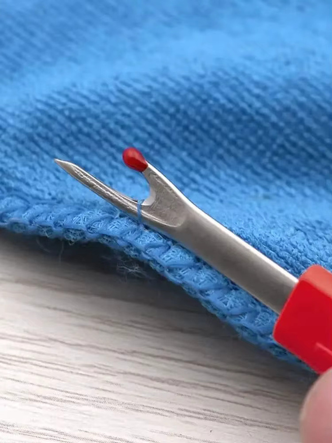Nahttrenner Set Rot mit Fadenmesser und Schere für deine Nähprojekte - Bild 4