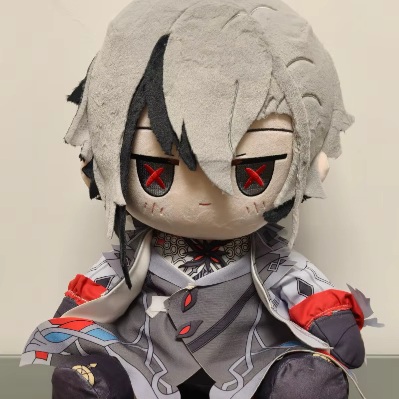 MiHoYo Genshin Impact Arlecchino Der Nar Plüschpuppe, 40cm, Sitzende Pose, Austauschbare Kleidung - Bild 2