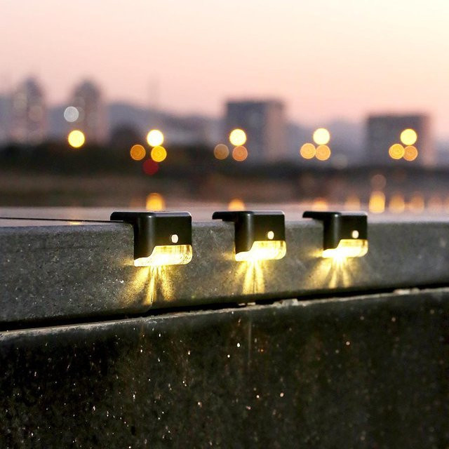 HMM Solar-LED-Gartenleuchte in Schwarz mit Warmweißem Licht für Treppen, Terrasse und Garten, wasserdichte Außenbeleuchtung IP65 - Bild 1
