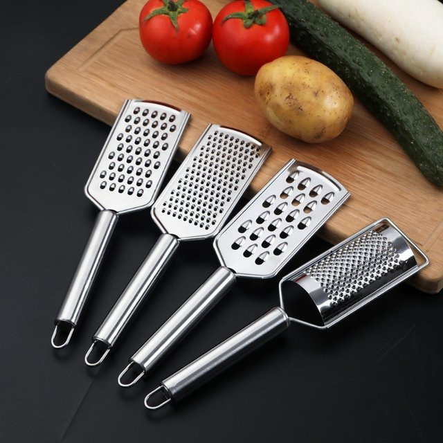 PDQ Käsereibe aus Edelstahl in Silber für Käse, Ingwer, Gemüse und Zitronen mit feiner Reibefläche - Bild 1