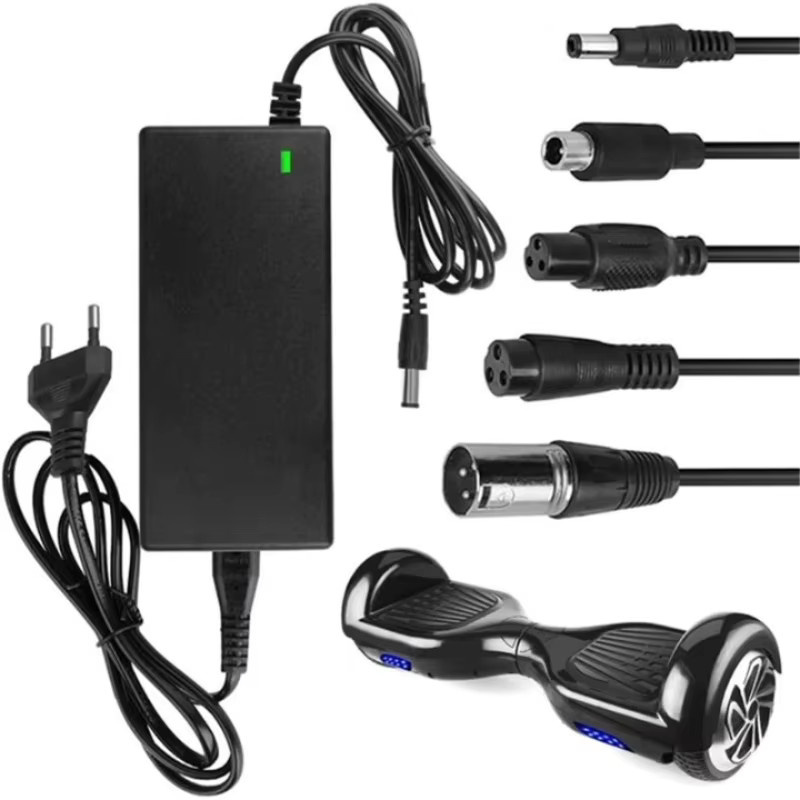 Universelles Akkuladegerät 36V 42V 2A mit 4-in-1 Adapterkabel für Xiaomi, Lime und Hoverboard in Schwarz mit EU-Stecker - Bild 5