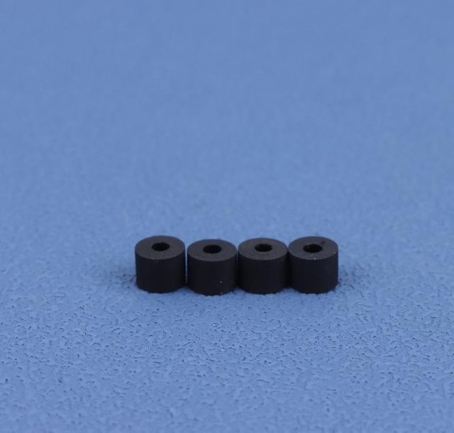 2er-Set Gummi-Andruckrollen in Schwarz für Kassettenplayer, Walkman und Musikplayer, Maße: B: 7 mm, H: 6 mm, T: 5,5 mm, Dicke: 1,5 mm - Bild 1