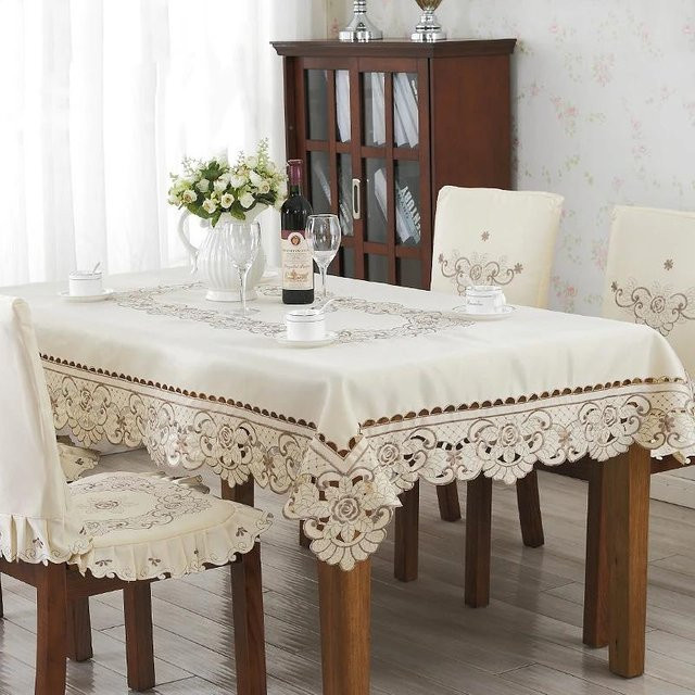 Julliette Traum Tischdecke aus Satin in Beige mit floraler Bestickung, rechteckig, B: 110 cm, T: 160 cm - Bild 1