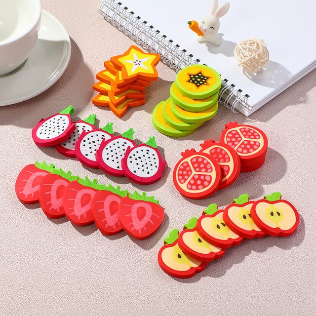 6er Set Kawaii Radiergummis in Obst-Optik mit Apfel und Erdbeere, buntes Schreibwaren-Set für Kinder - Bild 1