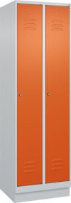 C+P Spind Classic PLUS Garderobenschrank mit Sockel, 2 Abteile, Grau/Orange, H x B x T: 195 x 60 x 50 cm, mit Zylinderschloss, 4 Garderobenhaken und Trennwand mittig - Bild 1