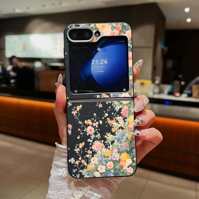 Capa Gartenblumen-Hülle für Samsung Galaxy Z Flip 6 5 4 3 in Multicolour mit Ledertextur aus Silikon - Bild 1