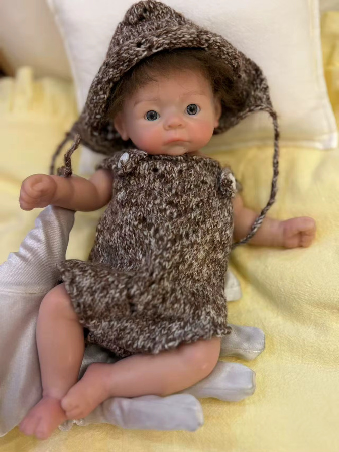 AnjoDoll Reborn Mädchen Puppe aus Silikon in Braun, realistische Neugeborenen-Sammlerpuppe, Höhe: 25,4 cm - Bild 4